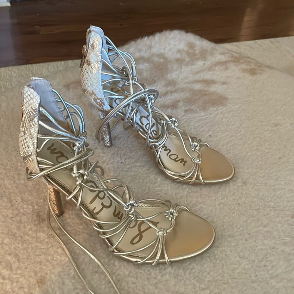 Never worn Sam Edelman heels.